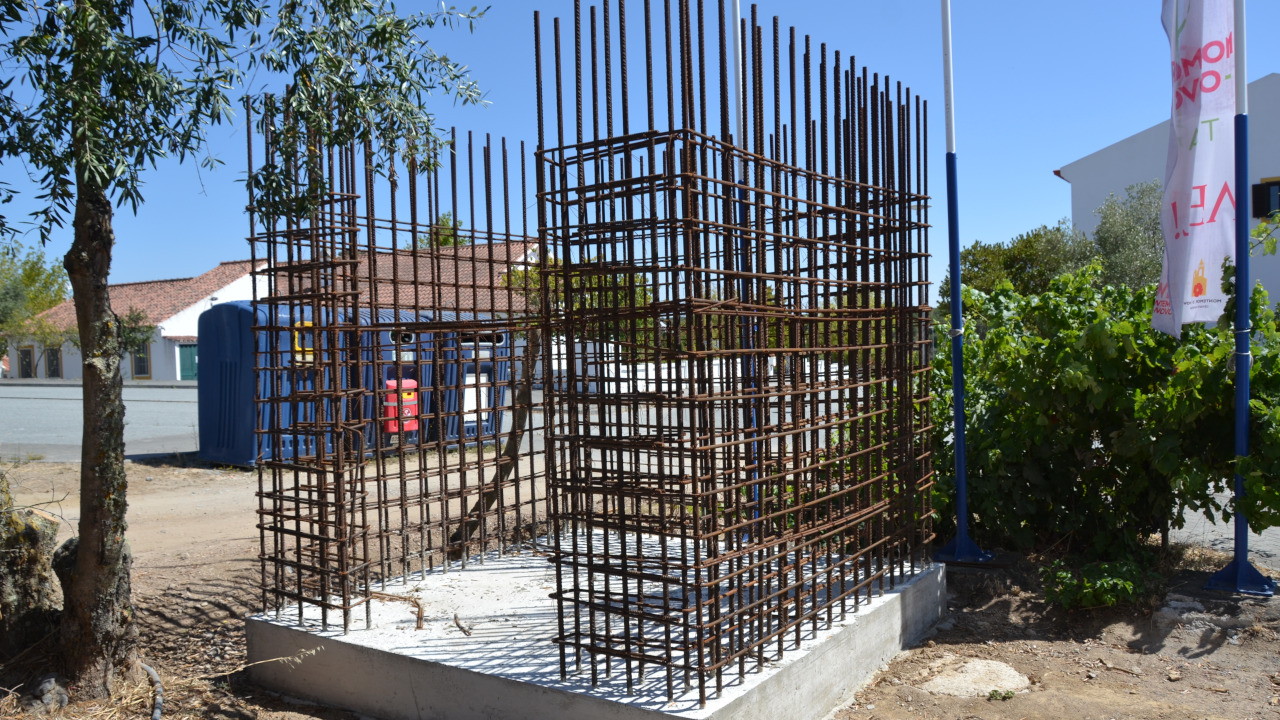 Construção do bunker para a instalação de um multibanco em Silveiras