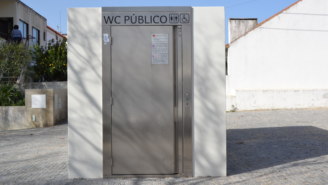 Requalificação do Largo de São Francisco e instalação de WC público